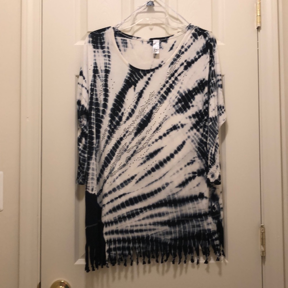 Medium, 3/4 sleeve, tye-dye blouse.